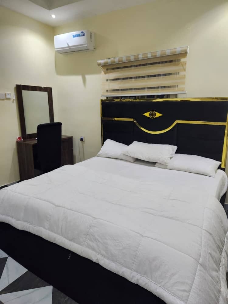 A private serviced-apartment brand focused on comfort, trust, and premium presentation.